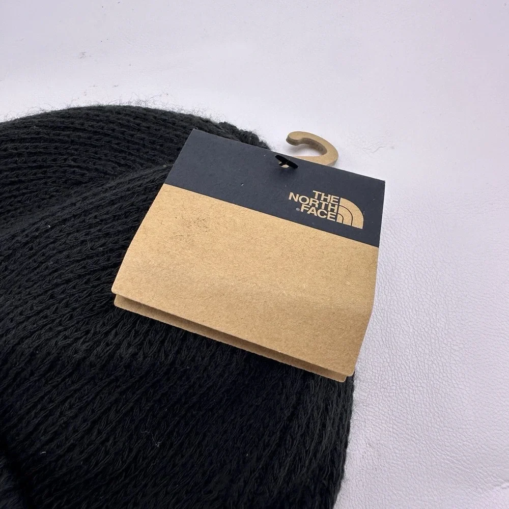 The North Face Circular Ribbed Beanie Black NWT Embroidered On The Rocks